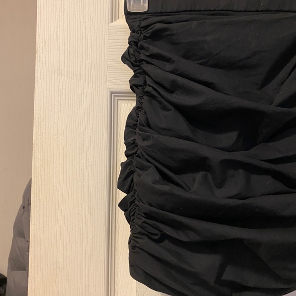 Babaton Scrunch Skirt - Picture 2 of 8